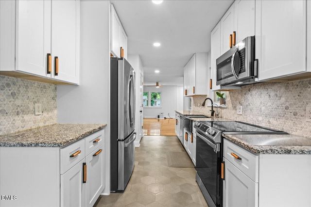506 W Noble Street, Selma, NC 27576