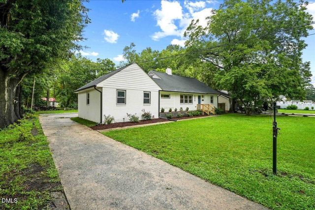 506 W Noble Street, Selma, NC 27576