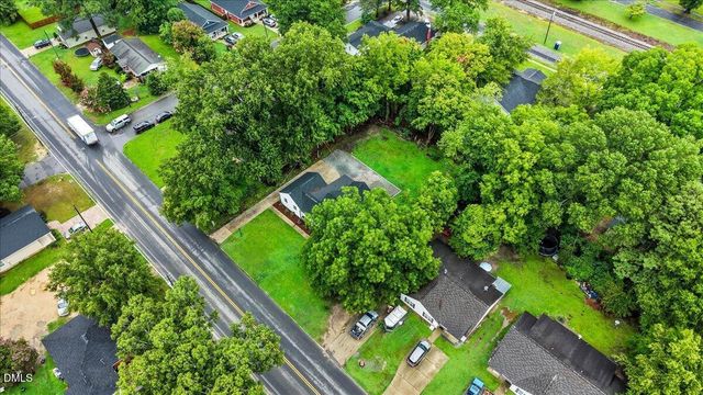 506 W Noble Street, Selma, NC 27576