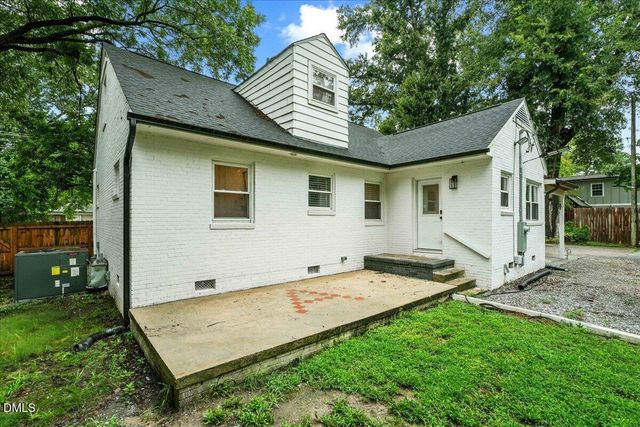 506 W Noble Street, Selma, NC 27576