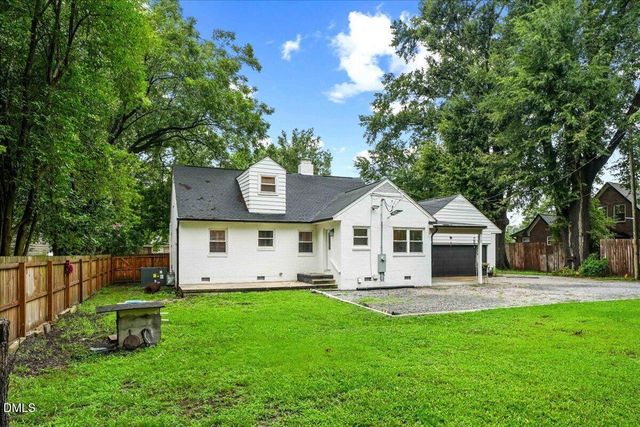 506 W Noble Street, Selma, NC 27576