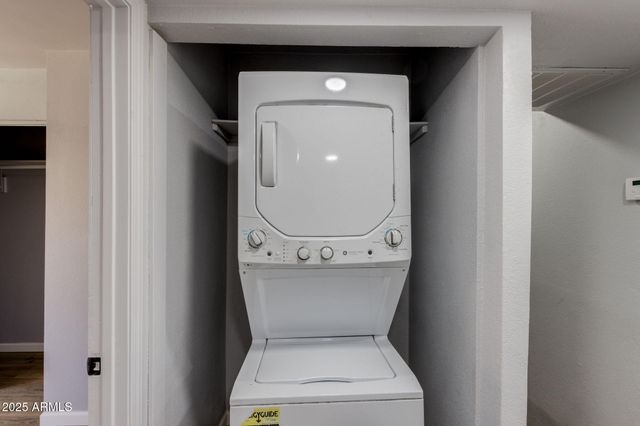 3044 E BECK Lane, Phoenix, AZ 85032