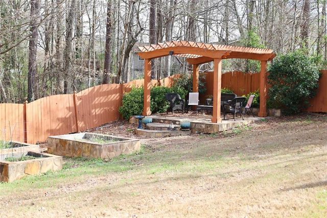 4906 Crider Creek Drive, Powder Springs, GA 30127