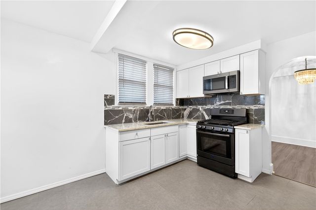 1320 WOODMONT AVENUE, New Kensington, PA 15068