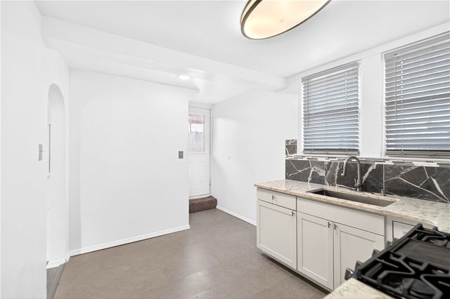 1320 WOODMONT AVENUE, New Kensington, PA 15068