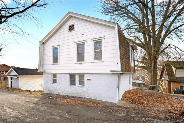 1320 WOODMONT AVENUE, New Kensington, PA 15068