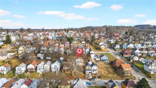 1320 WOODMONT AVENUE, New Kensington, PA 15068