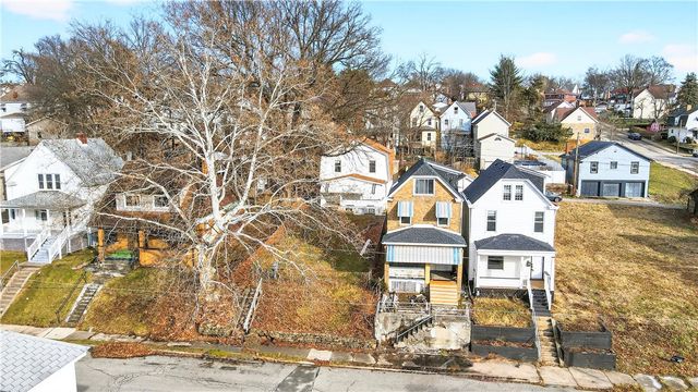 1320 WOODMONT AVENUE, New Kensington, PA 15068