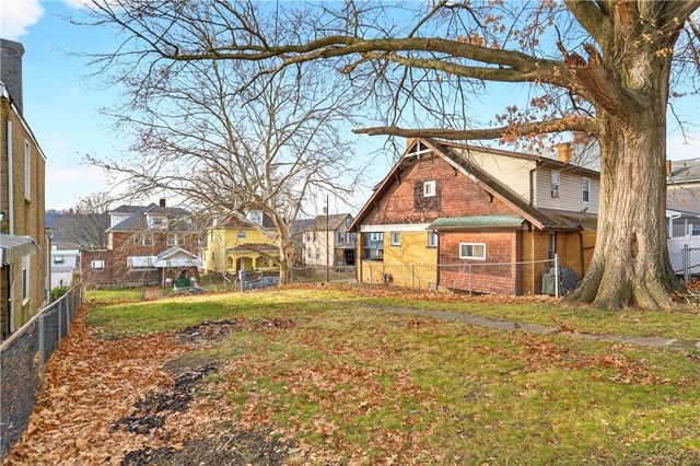 1320 WOODMONT AVENUE, New Kensington, PA 15068