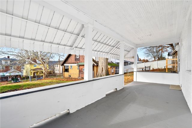 1320 WOODMONT AVENUE, New Kensington, PA 15068