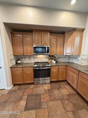 2438 E IRIS Drive, Chandler, AZ 85286