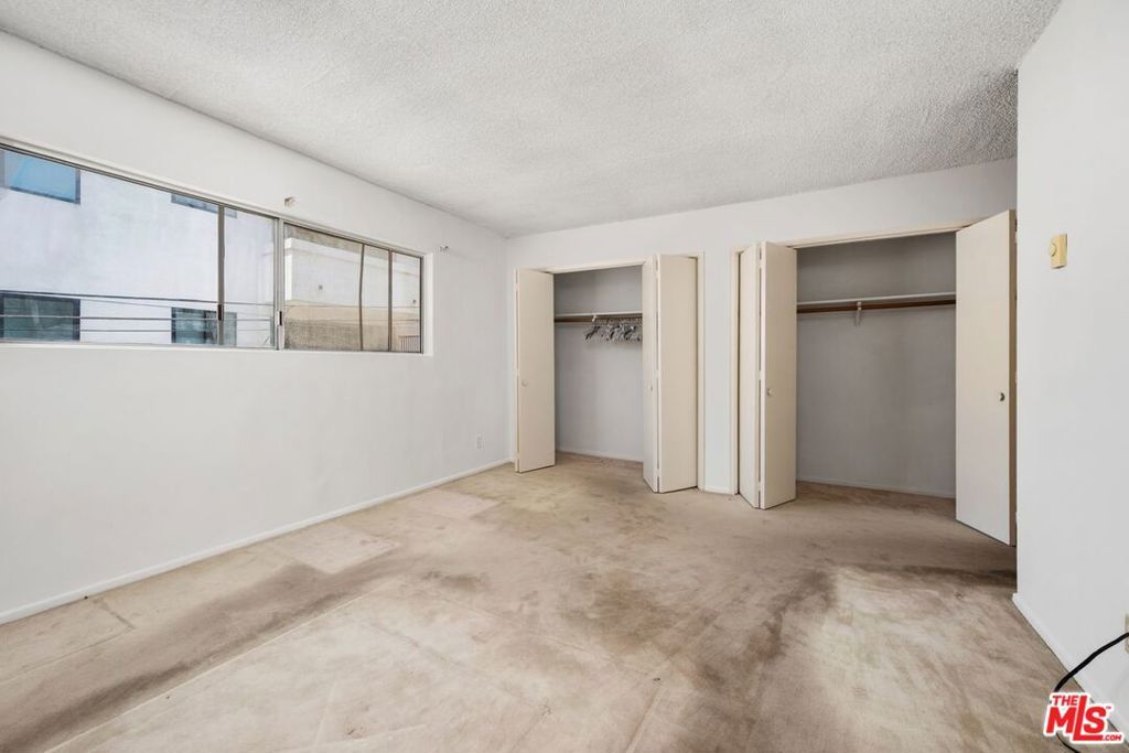Image 15 of property listing at 1831 Barry Avenue 3, Los Angeles, CA 90025