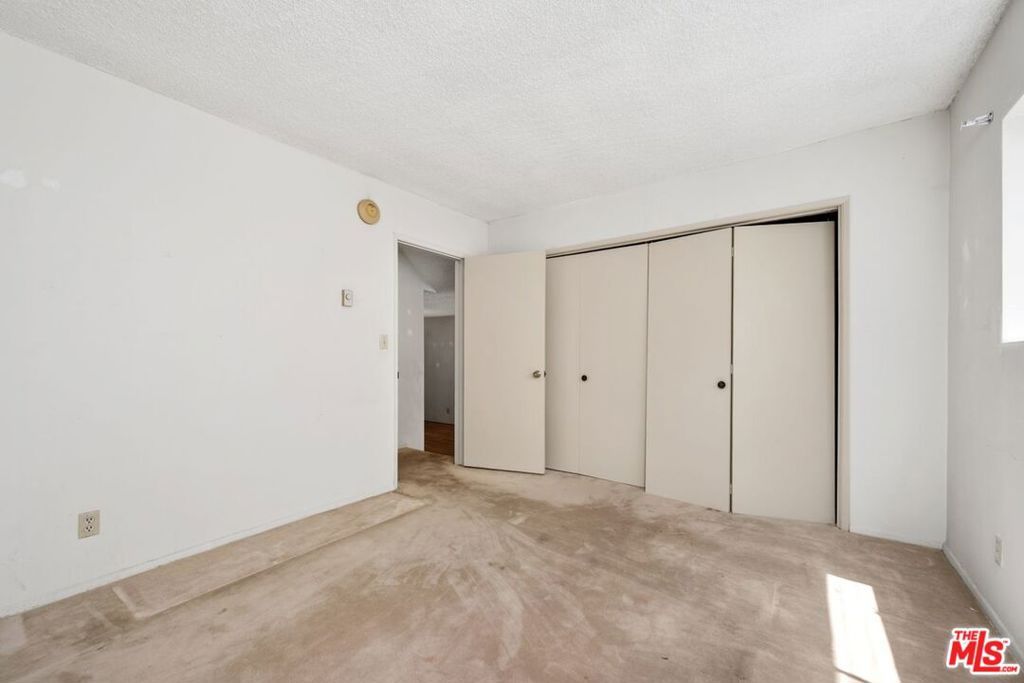 Image 18 of property listing at 1831 Barry Avenue 3, Los Angeles, CA 90025