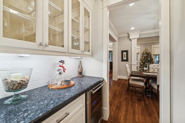 1030 Waverly Street, Houston, TX 77008