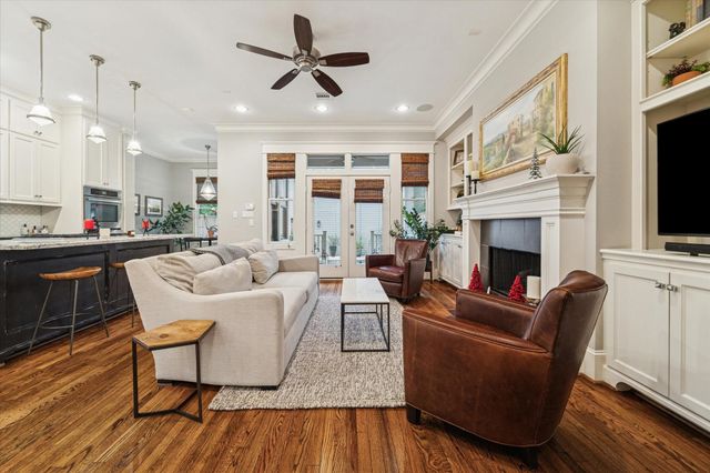 1030 Waverly Street, Houston, TX 77008