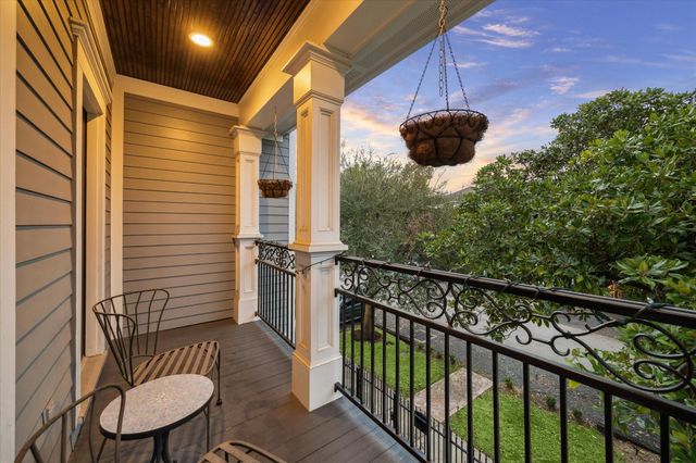 1030 Waverly Street, Houston, TX 77008