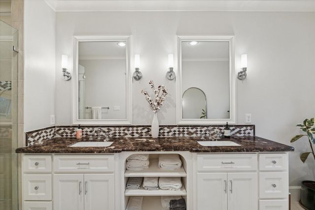 1030 Waverly Street, Houston, TX 77008