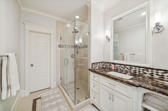 1030 Waverly Street, Houston, TX 77008