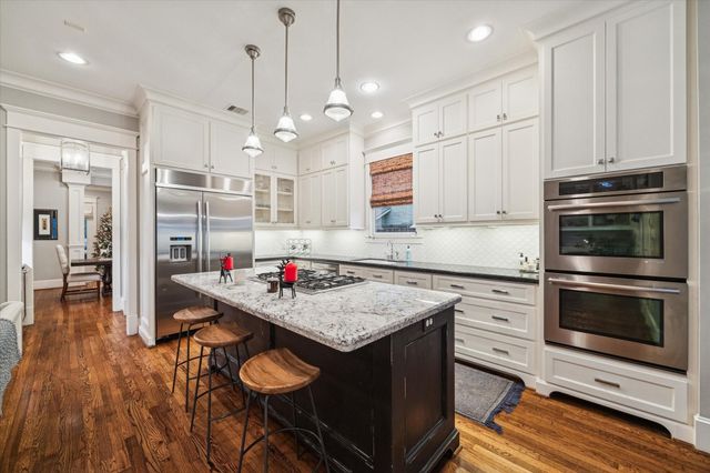 1030 Waverly Street, Houston, TX 77008