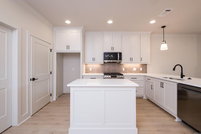 24 Driftwood Lane, Little Rock, AR 72223