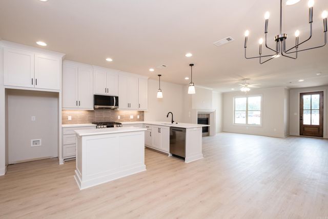 24 Driftwood Lane, Little Rock, AR 72223