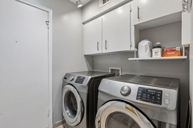 9469 Gatetrail Drive, Dallas, TX 75238