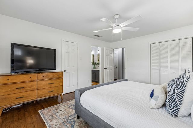 9469 Gatetrail Drive, Dallas, TX 75238