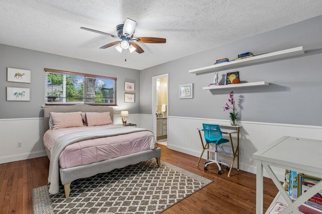 9469 Gatetrail Drive, Dallas, TX 75238