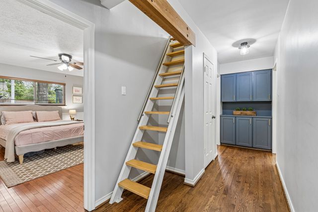 9469 Gatetrail Drive, Dallas, TX 75238