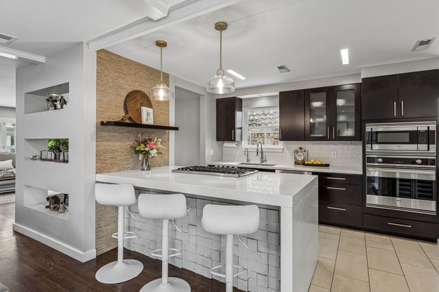 9469 Gatetrail Drive, Dallas, TX 75238