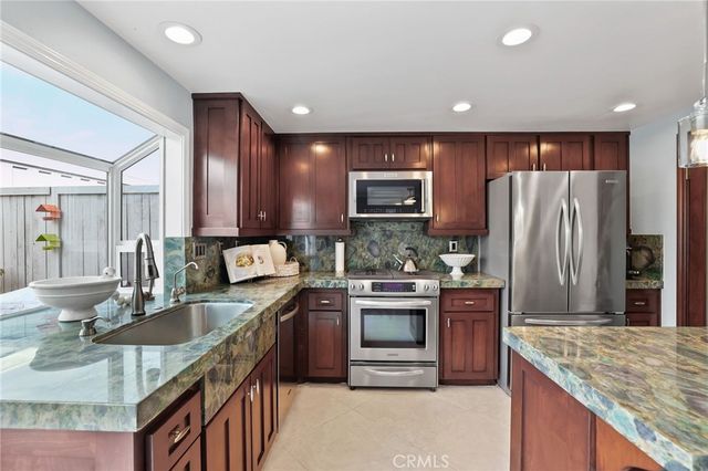 328 Regatta Way, Seal Beach, CA 90740