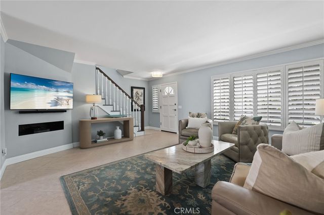 328 Regatta Way, Seal Beach, CA 90740