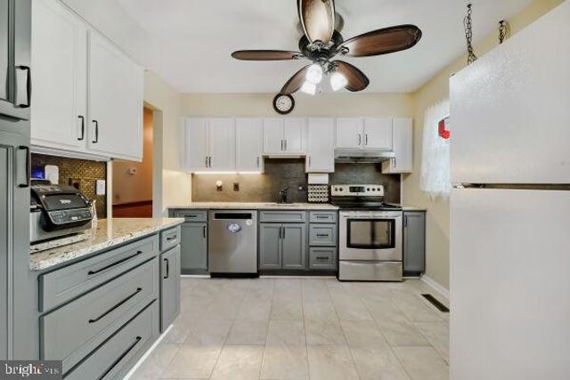 895 SEVERN CT, Sykesville, MD 21784