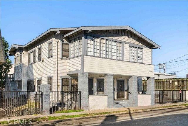 1425 W 18th St., Los Angeles, CA 90006