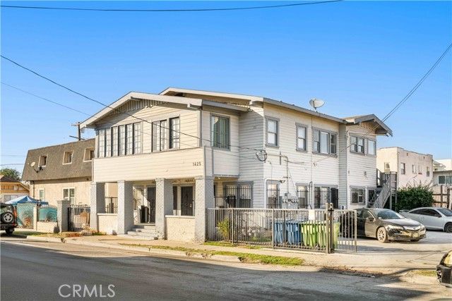 1425 W 18th St., Los Angeles, CA 90006