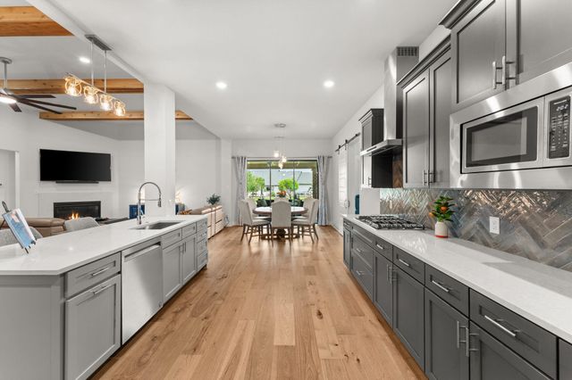 705 Spicewood Trails DR, Spicewood, TX 78669