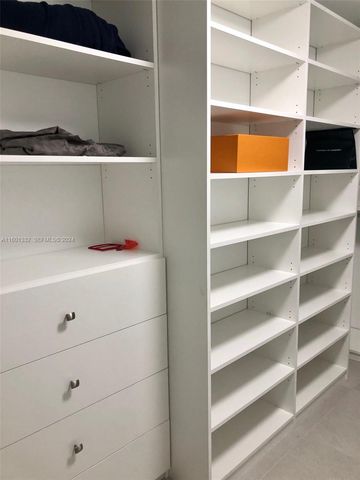 16385 Biscayne Boulevard 2421, North Miami Beach, FL 33160