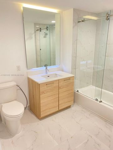 16385 Biscayne Boulevard 2421, North Miami Beach, FL 33160