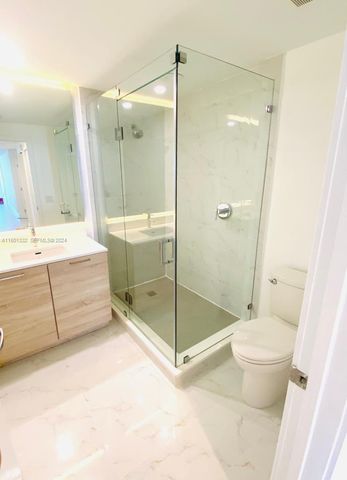 16385 Biscayne Boulevard 2421, North Miami Beach, FL 33160