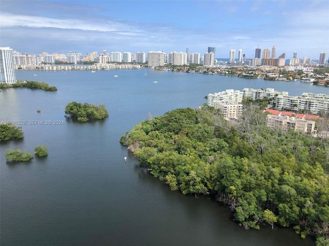 16385 Biscayne Boulevard 2421, North Miami Beach, FL 33160