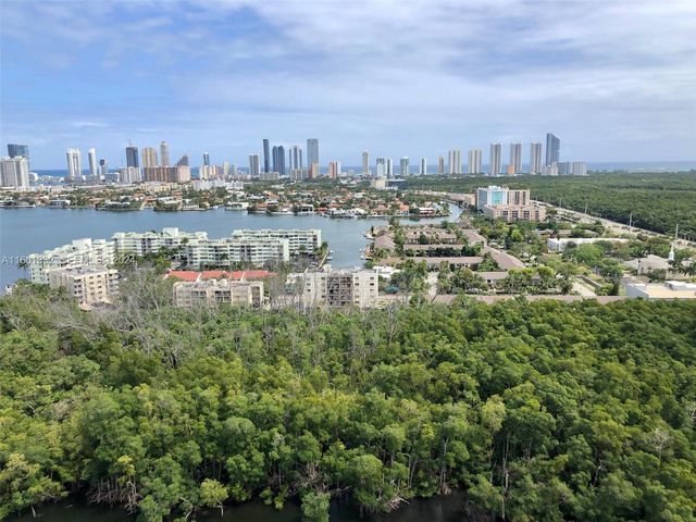 16385 Biscayne Boulevard 2421, North Miami Beach, FL 33160