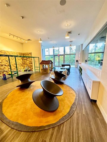 16385 Biscayne Boulevard 2421, North Miami Beach, FL 33160