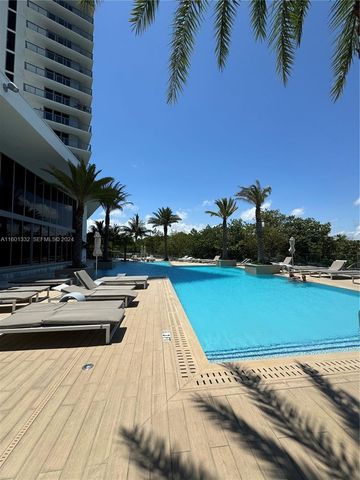 16385 Biscayne Boulevard 2421, North Miami Beach, FL 33160