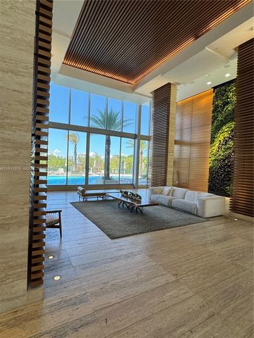 16385 Biscayne Boulevard 2421, North Miami Beach, FL 33160