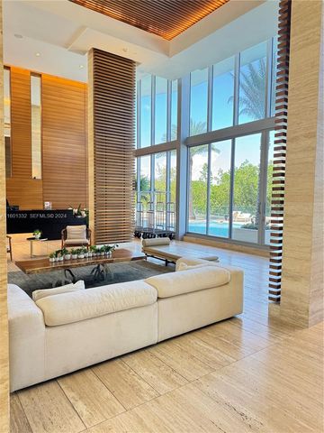 16385 Biscayne Boulevard 2421, North Miami Beach, FL 33160