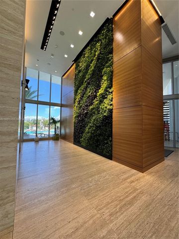 16385 Biscayne Boulevard 2421, North Miami Beach, FL 33160
