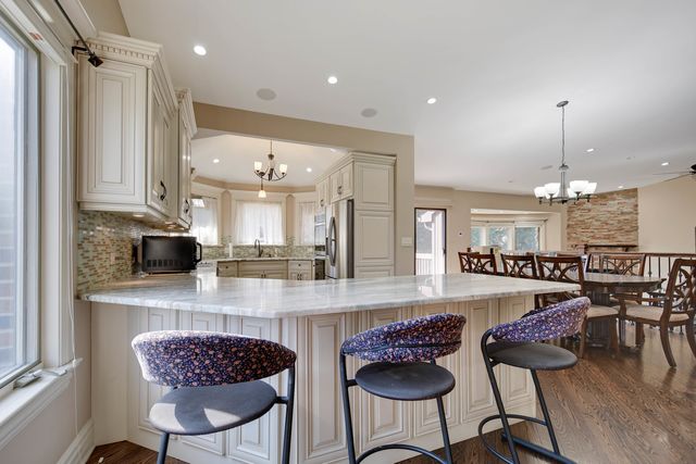 8167 W Brookside Court, Palos Park, IL 60464