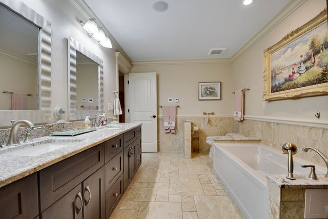 8167 W Brookside Court, Palos Park, IL 60464