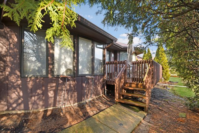 8167 W Brookside Court, Palos Park, IL 60464