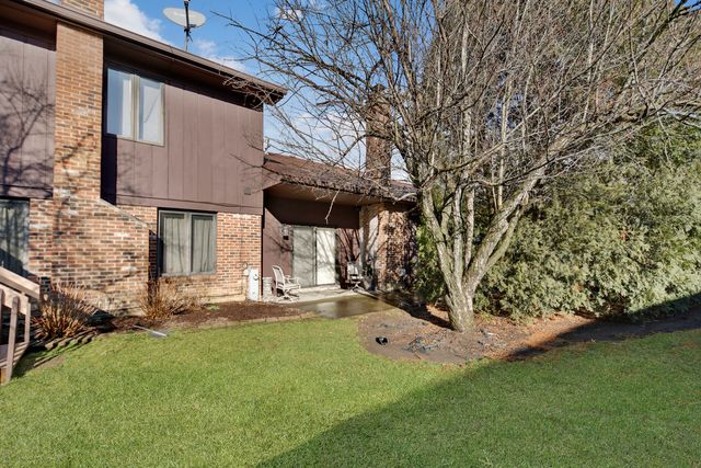 8167 W Brookside Court, Palos Park, IL 60464